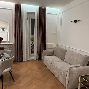 Apartment Twins, Sanremo